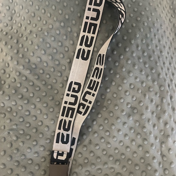 Guess Bold Adjustable Belt - Picture 5 of 5